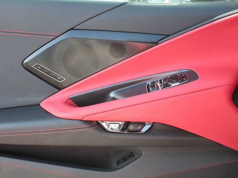 Used 2025 Chevrolet Corvette Z06 image 9