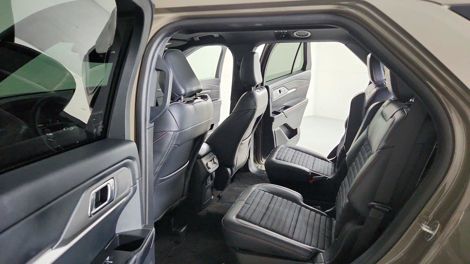 Used 2026 Ford Explorer ST-Line w/ ST-Line Street Pack AWD/4WD image 26
