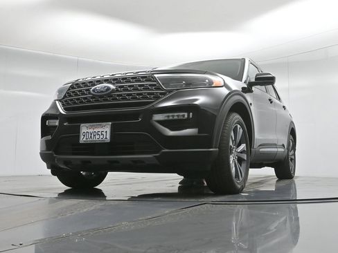 Certified 2022 Ford Explorer XLT w/ Equipment Group 202A image 42