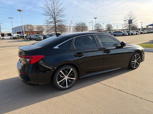 Used 2022 Honda Civic Touring image 5