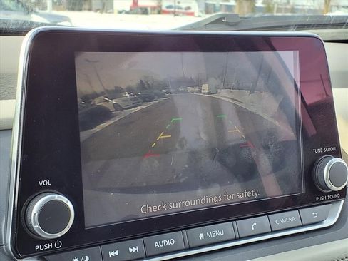 Used 2023 Nissan Rogue SV image 23