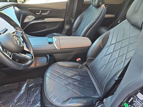 Used 2023 Mercedes-Benz EQS 580 4MATIC Sedan image 14