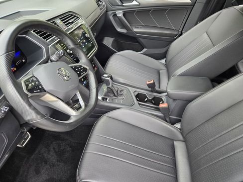 Used 2023 Volkswagen Tiguan SE R-Line image 17