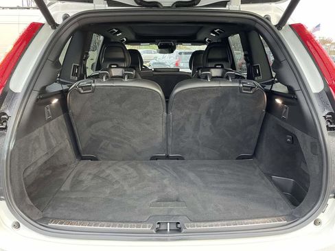 Used 2020 Volvo XC90 T8 R-Design image 31