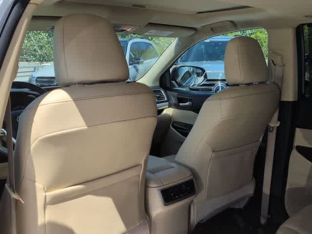 Used 2016 Toyota Highlander XLE AWD/4WD image 19