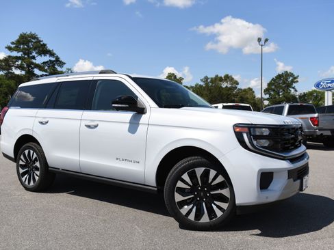 New 2026 Ford Expedition Platinum w/ Driver's Package AWD/4WD image 1