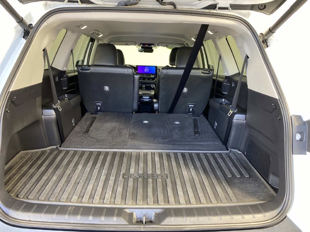 Used 2024 Toyota Grand Highlander AWD image 8