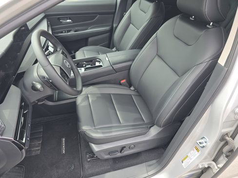 Used 2025 Nissan Murano SV AWD/4WD image 29