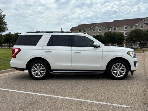 Used 2021 Ford Expedition XLT RWD image 4