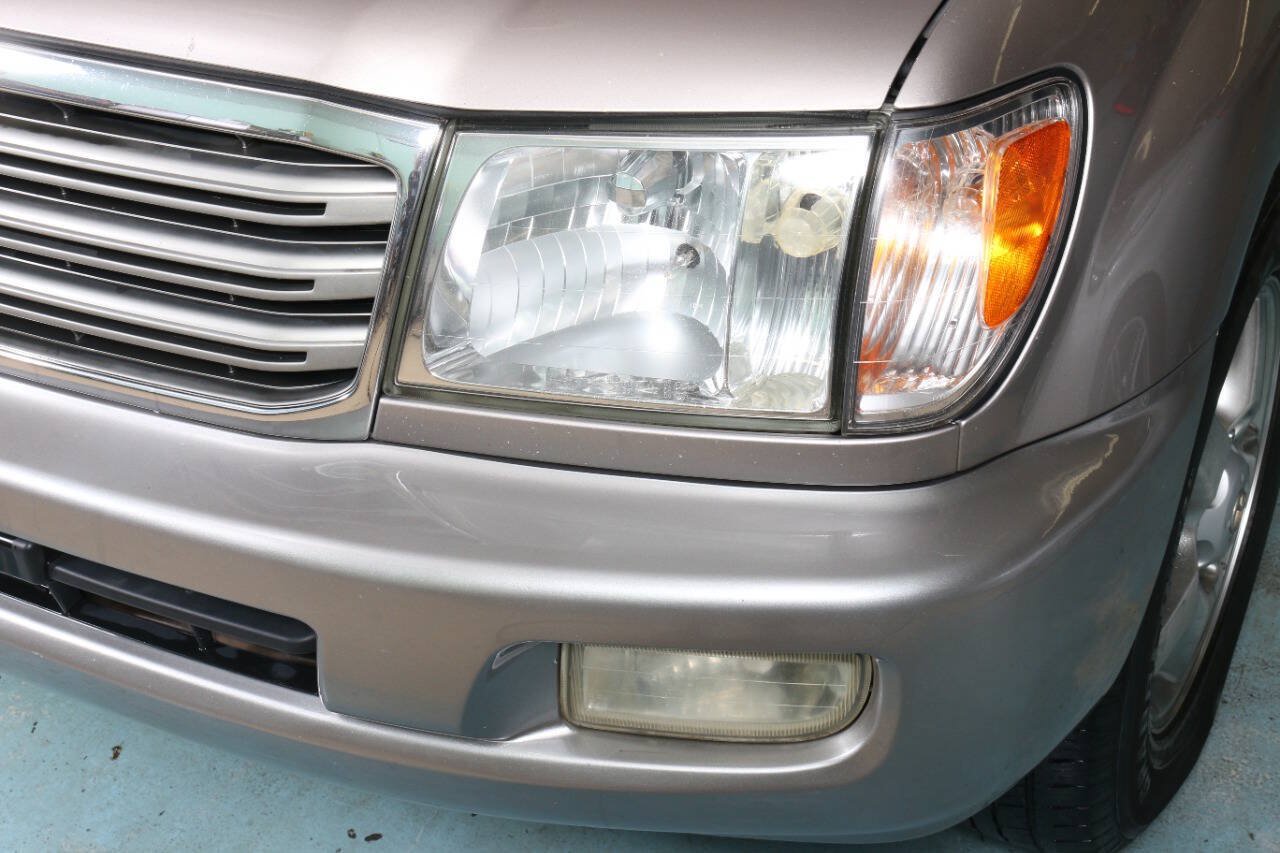 Used 2004 Toyota Land Cruiser AWD/4WD image 12