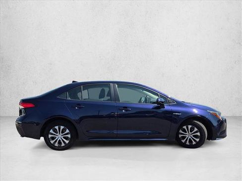 Used 2020 Toyota Corolla LE w/ Carpet Mat Package (TMS) FWD image 4