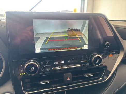 Used 2023 Toyota Highlander Limited image 26