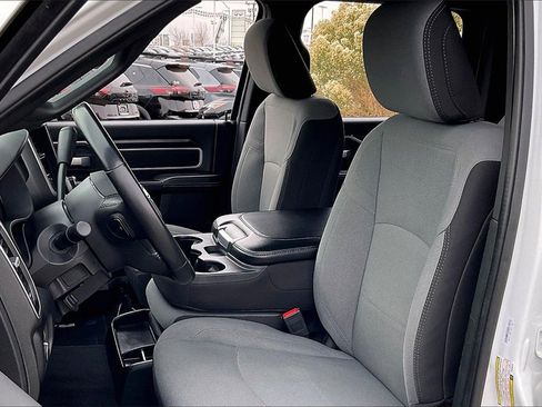 Used 2024 RAM 2500 Big Horn image 24