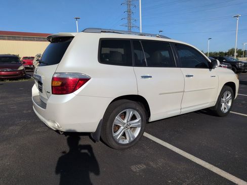 Used 2010 Toyota Highlander Limited AWD/4WD image 6