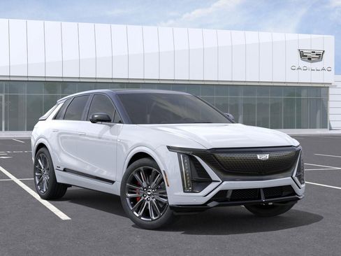 New 2026 Cadillac Lyriq V image 7