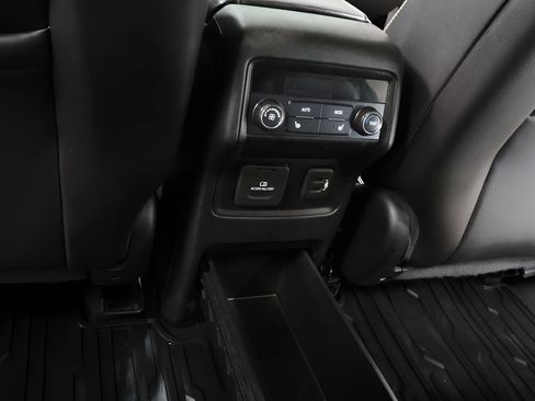 Used 2019 GMC Acadia Denali w/ Technology Package AWD/4WD image 26