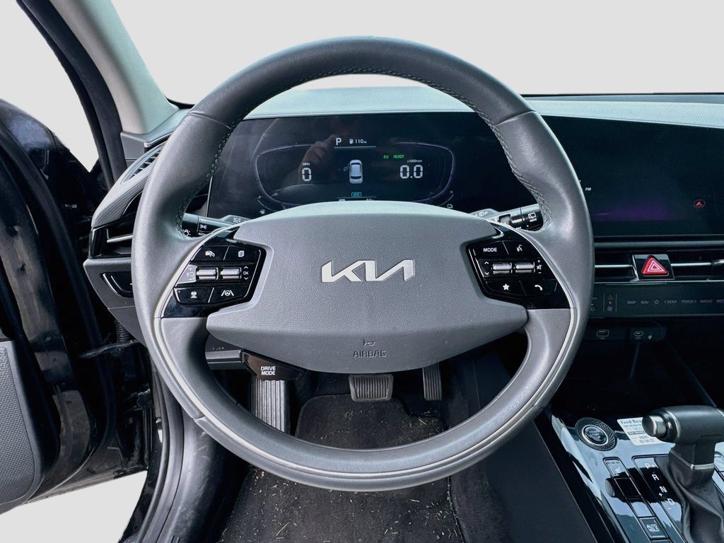 Certified 2023 Kia Niro EX FWD image 14