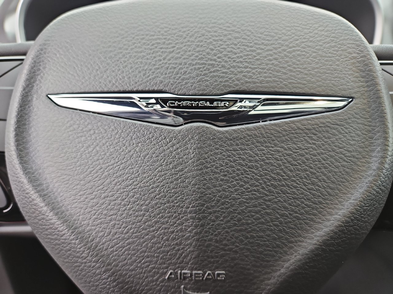 New 2026 Chrysler Pacifica Select w/ S Appearance Package AWD/4WD image 24