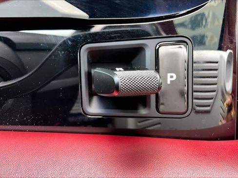 Used 2023 Porsche Taycan image 32