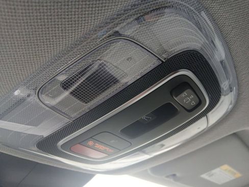 New 2025 Hyundai Elantra Limited FWD image 22