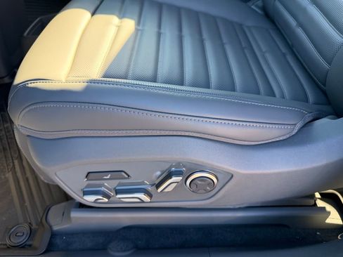 New 2026 Kia EV9 Land image 12