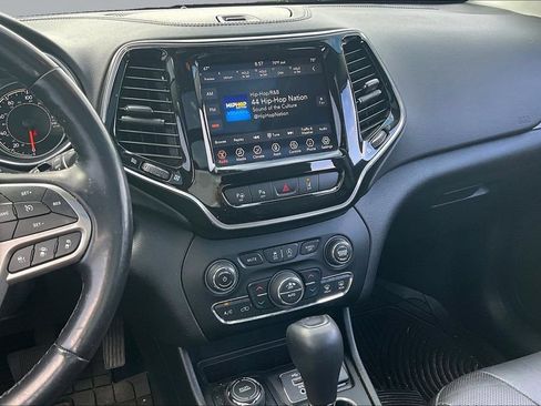 Used 2021 Jeep Cherokee Limited AWD/4WD image 9