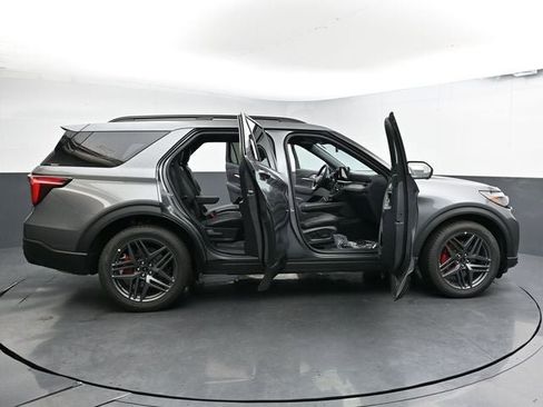 New 2026 Ford Explorer ST image 38