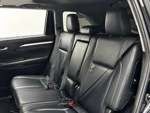 Used 2019 Toyota Highlander XLE w/ Protection Package #3 AWD/4WD image 31