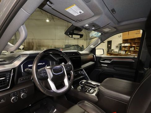 Used 2025 GMC Sierra 1500 Denali AWD/4WD image 9