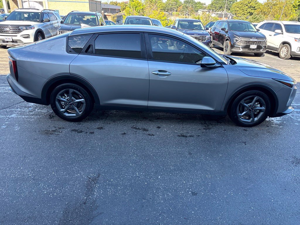 Used 2025 Kia K4 FWD image 2