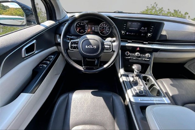 Used 2022 Kia Carnival LX FWD image 5