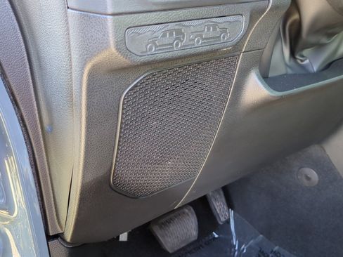 Used 2024 Jeep Wrangler Unlimited Rubicon w/ Convenience Group image 12