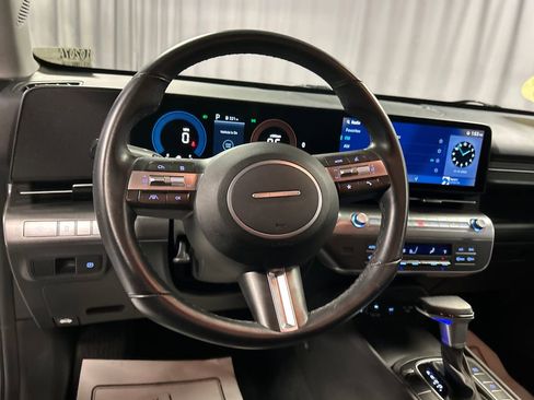 Used 2025 Hyundai Kona SEL image 13