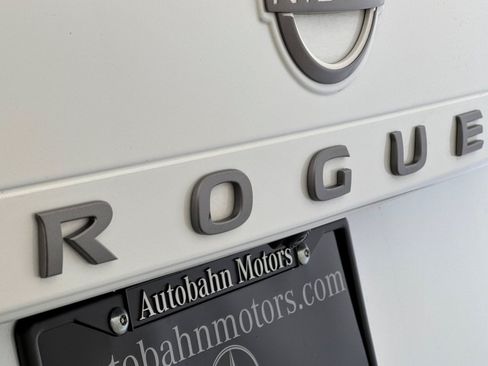 Used 2025 Nissan Rogue SV FWD image 22