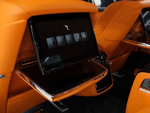 Used 2025 Rolls-Royce Phantom Sedan image 64