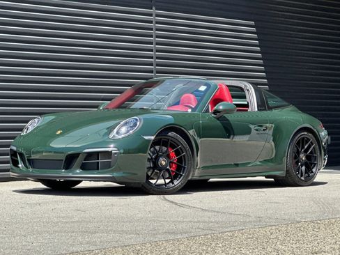 Certified 2019 Porsche 911 Targa 4 GTS AWD/4WD image 12