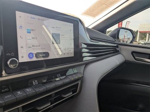 Certified 2025 Toyota Camry SE image 22