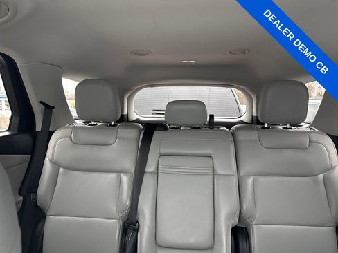 Used 2025 Ford Explorer Active w/ Active Comfort Package image 32