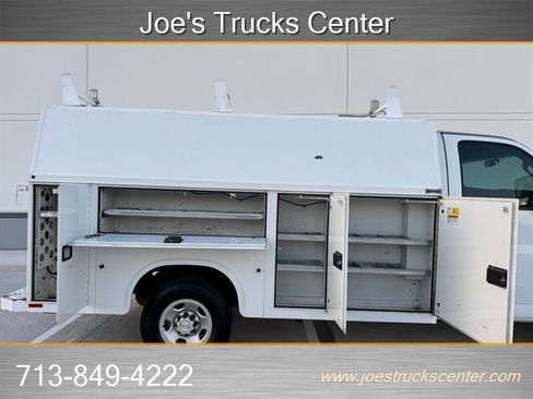 Used 2018 Chevrolet Express 3500 w/ Power Convenience Package image 38