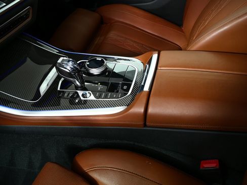 Used 2022 BMW X5 M50i w/ Executive Package image 18