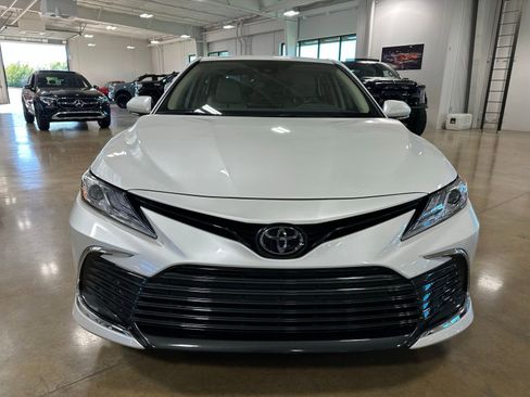 Used 2024 Toyota Camry XLE image 2
