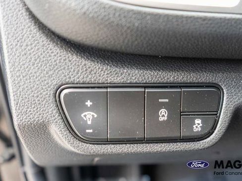 Used 2024 Kia Seltos LX AWD/4WD image 19