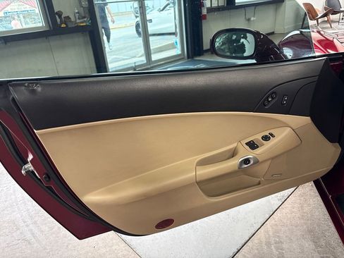 Used 2007 Chevrolet Corvette Coupe w/ Preferred Equipment Group image 36