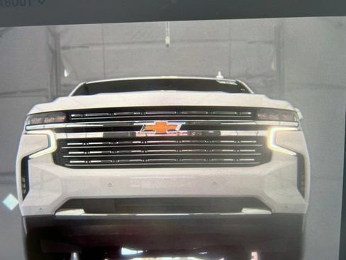 Used 2023 Chevrolet Suburban Premier RWD image 14