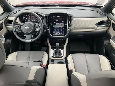 Used 2025 Subaru Forester Limited image 3