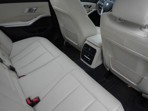 Used 2019 BMW 330i Sedan w/ Convenience Package RWD image 31