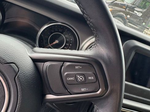 Used 2021 Jeep Wrangler Sport AWD/4WD image 21