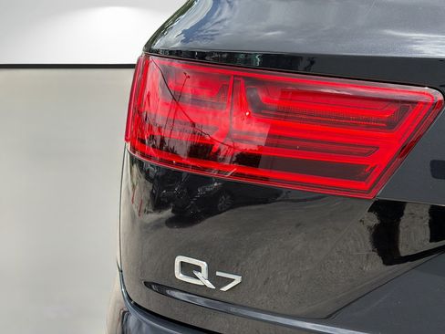 Used 2019 Audi Q7 2.0T Premium w/ Convenience Package AWD/4WD image 10