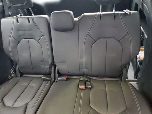 Certified 2020 Chrysler Pacifica Touring-L image 10