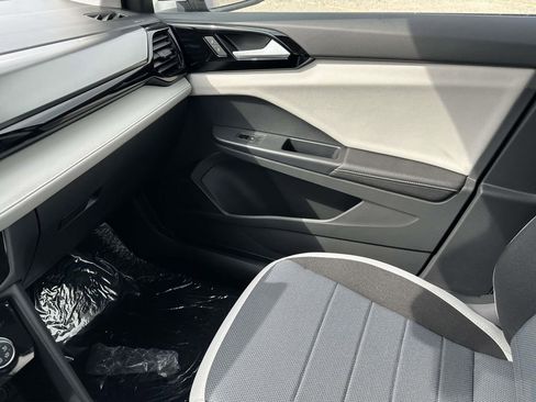 New 2026 Volkswagen Taos S FWD image 23